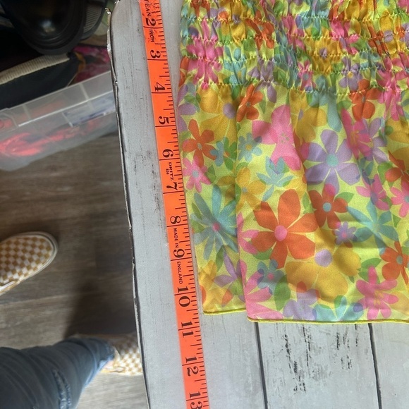 Lovers + Friends Flutter Shorts Women's XS
Floral Colorful Sheer Elastic NWT - Picture 8 of 9